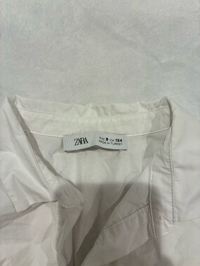ZARA White Collared Shirt - Classic Minimalist